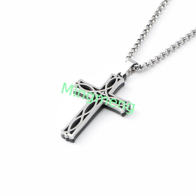 Nuovi gioielli in acciaio inossidabile con disegni alla moda e personalizzati, collana scavata, semplice pendente di croce maschile