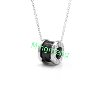 Collare in acciaio inossidabile, lusso leggero, collare di clavicola di fascia alta, temperamento, design di fascia alta femminile, catena di clavicola, nuovo stile